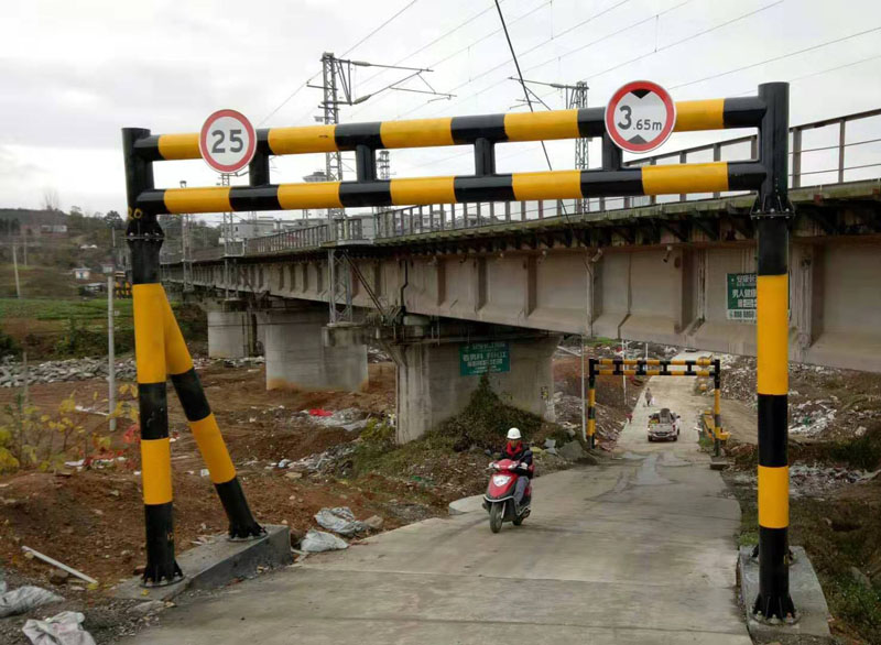 雅安液压限高架
